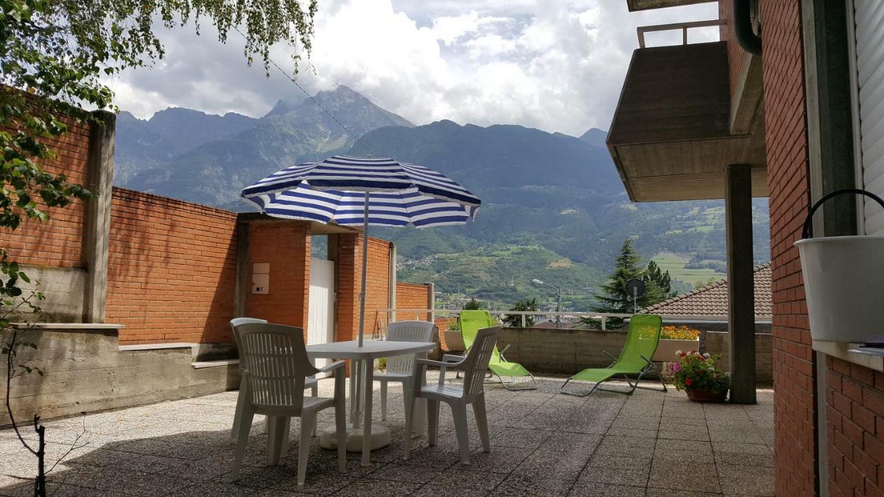 La Betulla Appartamento confortevole Wifi e Parking free Aosta Exterior foto